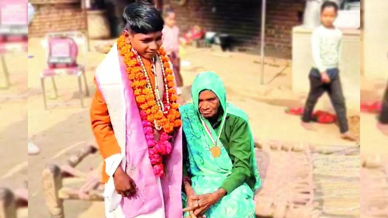 Ajay Raj garlanded at home after receiving the national bravery award